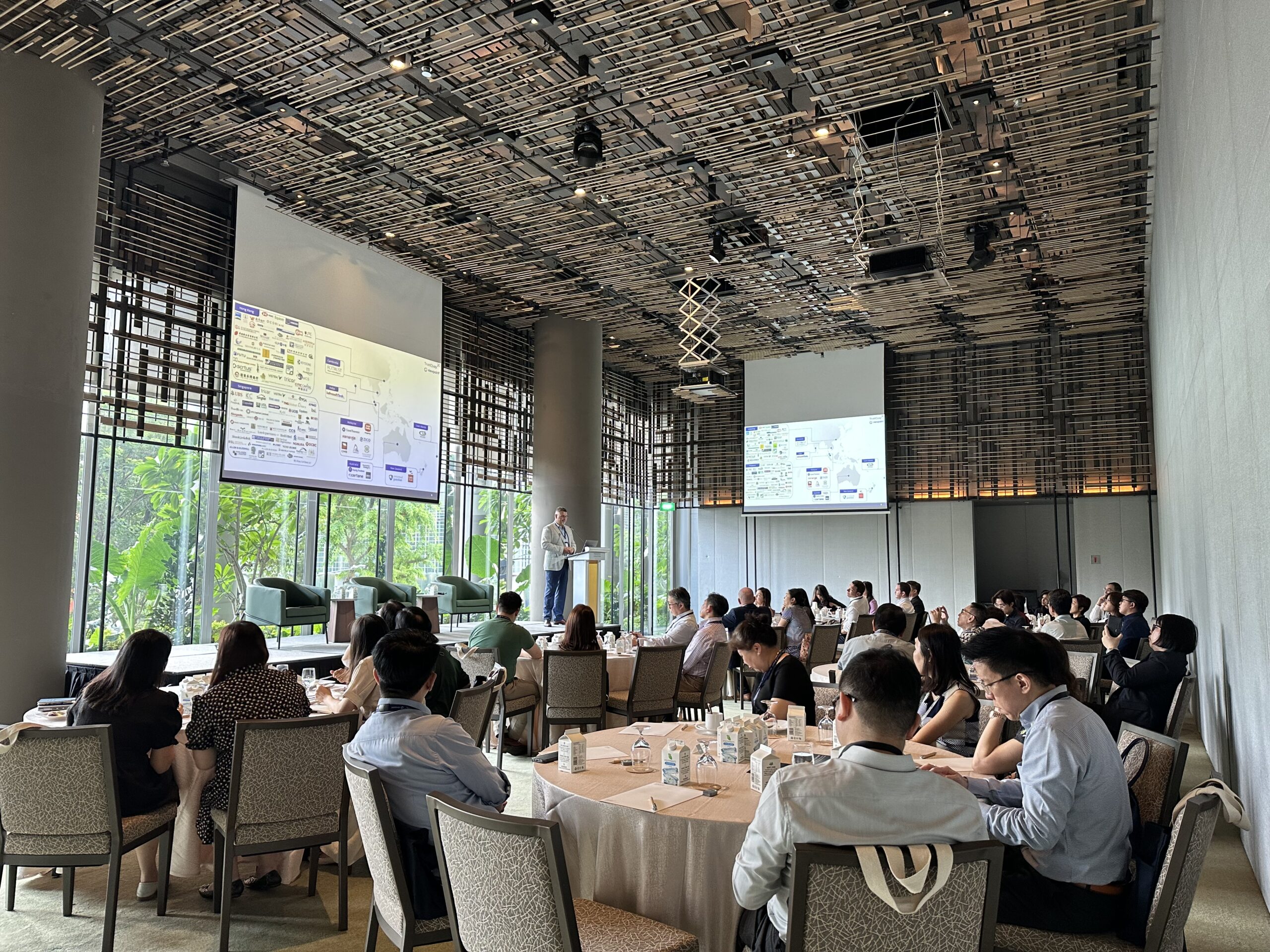 Singapore, Breakfast Briefing